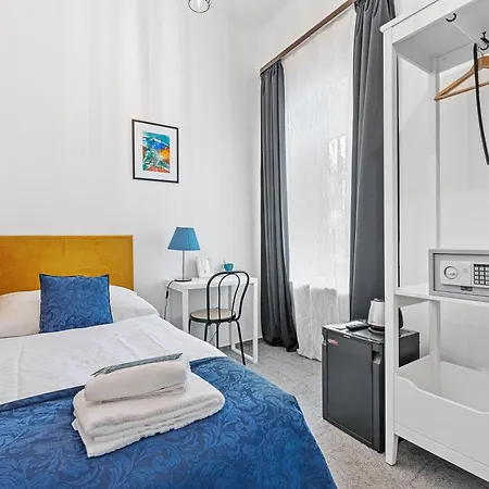 Hotel Bluebell 3*