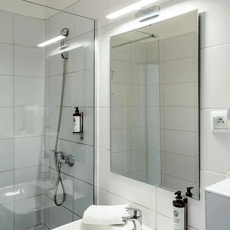 Отель Bluebell 3*