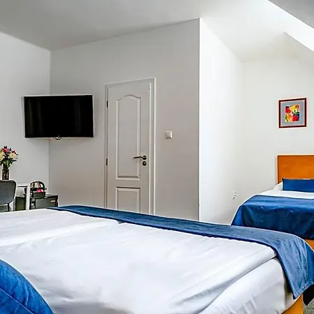 Hotel Bluebell 3*