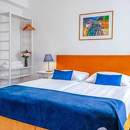 Hotel Bluebell Pressburg