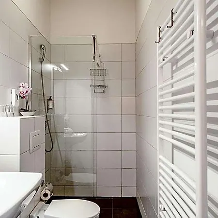 Hotel Bluebell 3*