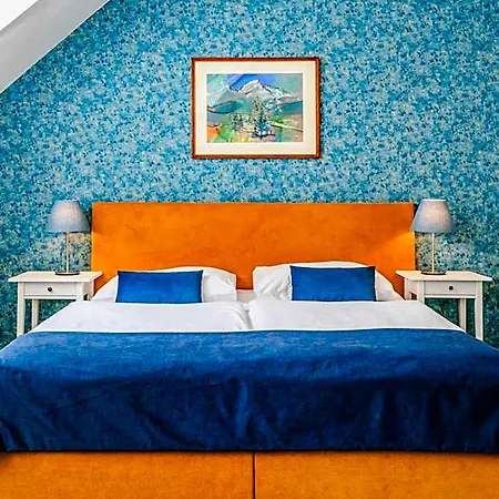 Hotel Bluebell