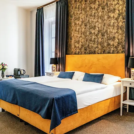 Hotel Bluebell 3*